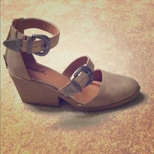 Qupid Zora heels